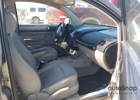 2006 Volkswagen New Beetle 2.5L из США, поврежденный, VIN 3VWPW31C96M411004